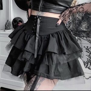 Widow Elegant Black Layered Lace Up Skirt XXS